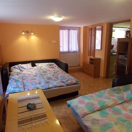 Szonja Apartman Эгерсалок Экстерьер фото