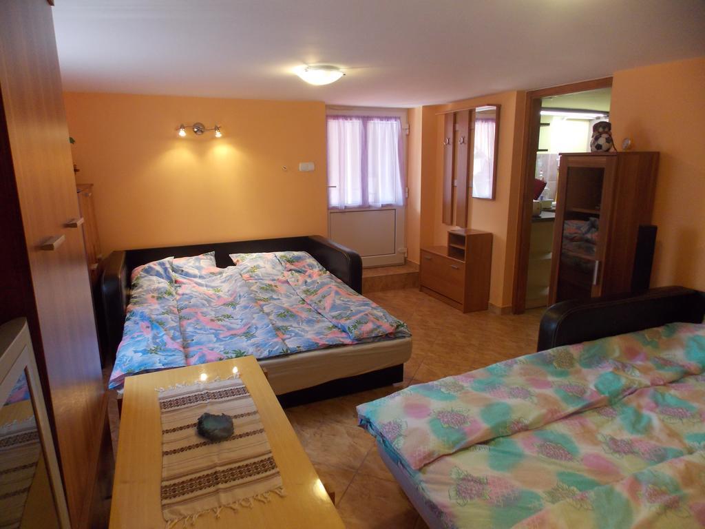 Szonja Apartman Эгерсалок Экстерьер фото
